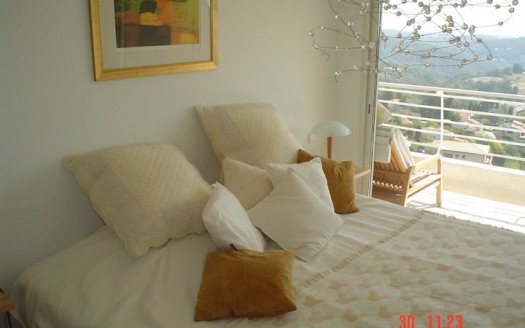 Les Mirabaous Vence 1 bedroom apartment sea view