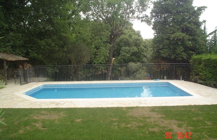 12 Andreas Tourrettes sur Loup pool area