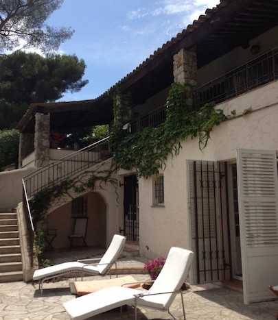 15 St Paul de Vence Lou Vento outside bedroom