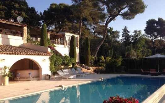 18 St Paul de Vence Lou Vento house and pool