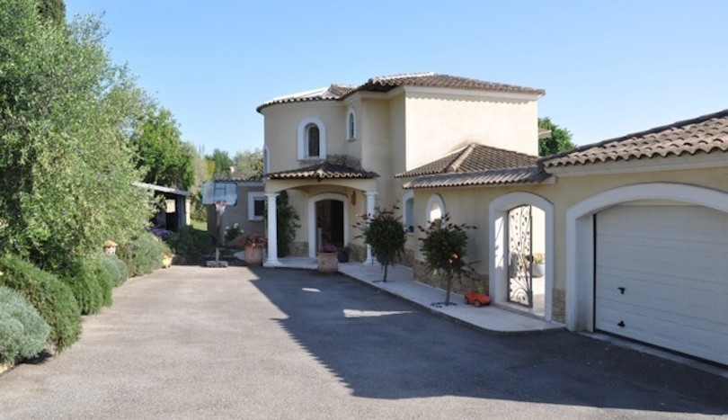 06 luxury holiday home la colle sur loup entrance