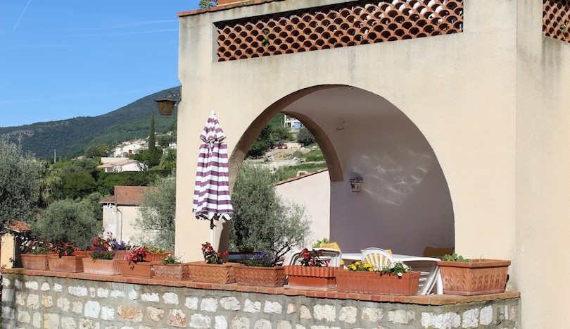 08 lovely ground floor apartment Vence terrace