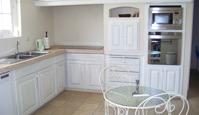 12 Sue's home vence kitchen