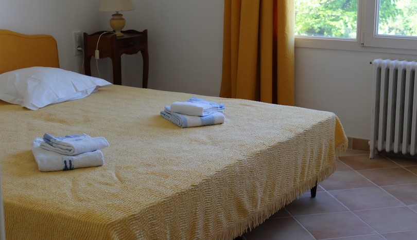 12 lovely ground floor apartment Vence master bedroom