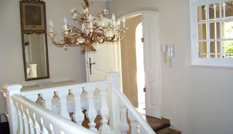 15 Sue's home vence Entrance