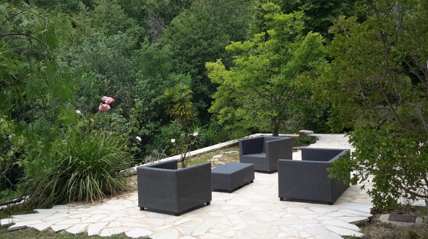 05Lovely 3 bedroom ground floor apartment in Vence