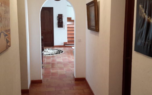 Lovely 3 bedroom ground floor apartment pool garden