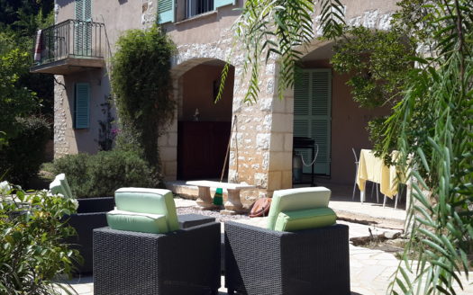 Lovely 3 bedroom ground floor apartment pool garden