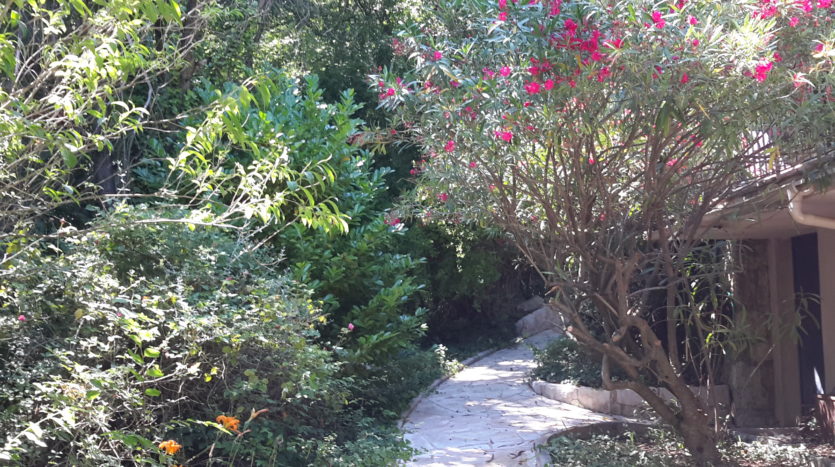 07Lovely 3 bedroom ground floor apartment in Vence