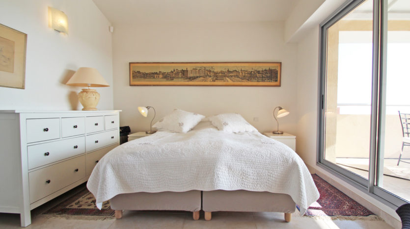 103Lovely -2 bedroom flat-sea view