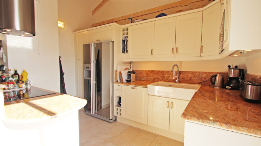 11-Lovely -2 bedroom flat-sea view