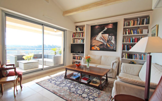 Lovely 2 bedroom apartment pool garden panoramic sea view