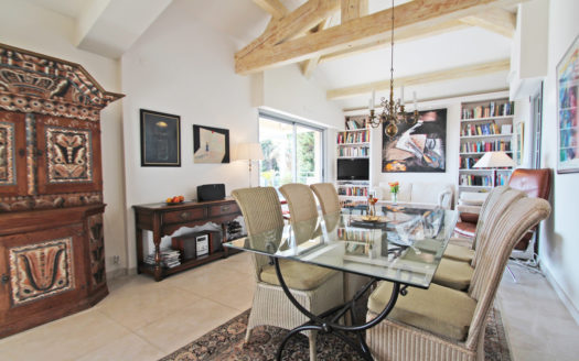 Lovely 2 bedroom apartment pool garden panoramic sea view