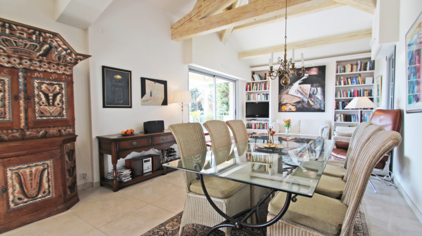 09-Lovely 2 bedroom flat -panoramic sea view