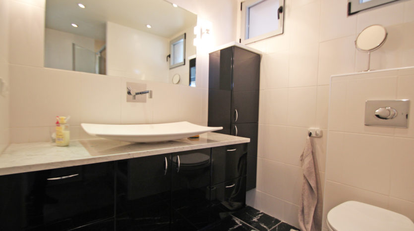 06-Lovely 2 bedroom flat -panoramic sea view