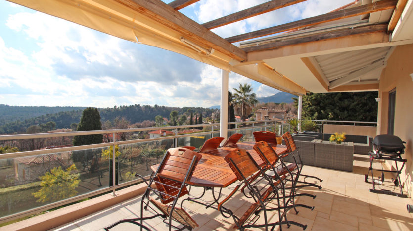 05-Lovely 2 bedroom flat -panoramic sea view