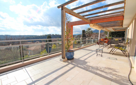 Lovely 2 bedroom apartment pool garden panoramic sea view