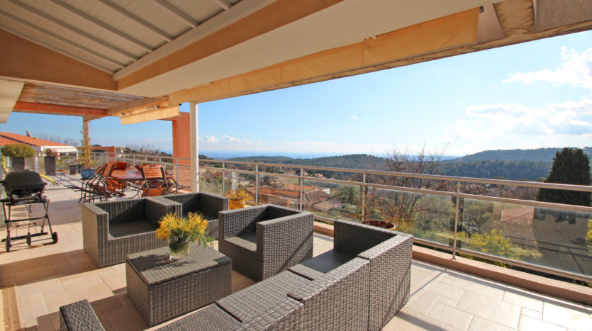 02-Lovely 2 bedroom flat -panoramic sea view