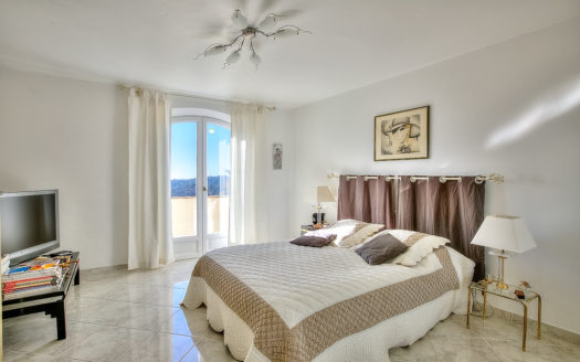 Tourrettes sur Loup luxury 4 bedroom Property for sale