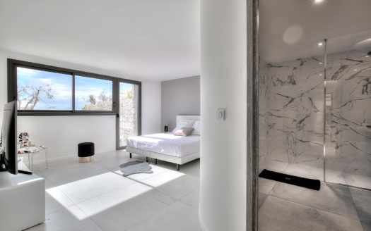 Fantastic beautiful Luxury property pool garden tennis court sauna and sea view