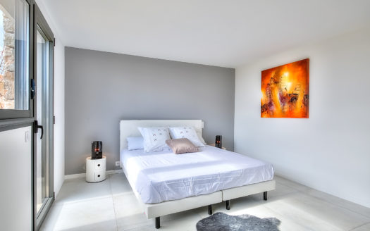 Fantastic beautiful Luxury property pool garden tennis court sauna and sea view