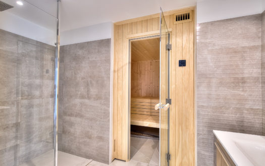 Fantastic beautiful Luxury property pool garden tennis court sauna and sea view