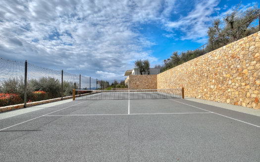 Fantastic beautiful Luxury property pool garden tennis court sauna and sea view