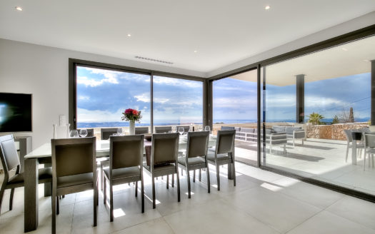 Fantastic beautiful Luxury property pool garden tennis court sauna and sea view