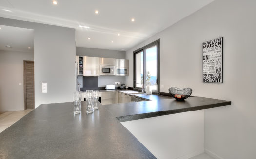 Fantastic beautiful Luxury property pool garden tennis court sauna and sea view