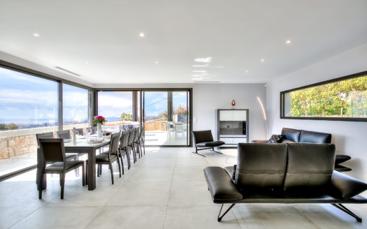 Fantastic beautiful Luxury property pool garden tennis court sauna and sea view