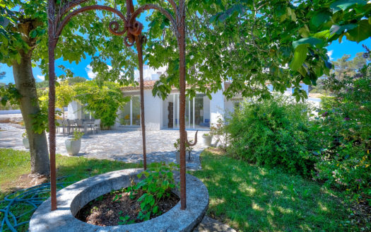 Amazing large property large garden pool St Paul de Vence