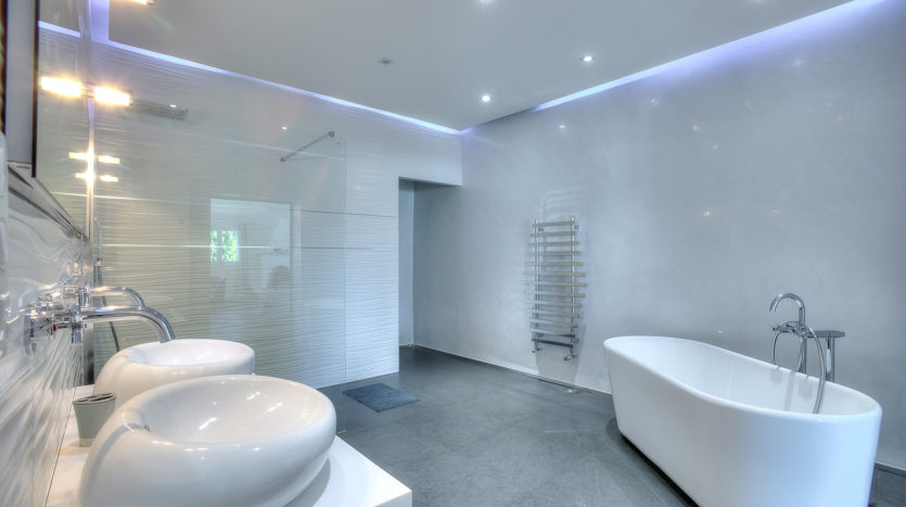 Villa-st-paul-bathroom-master