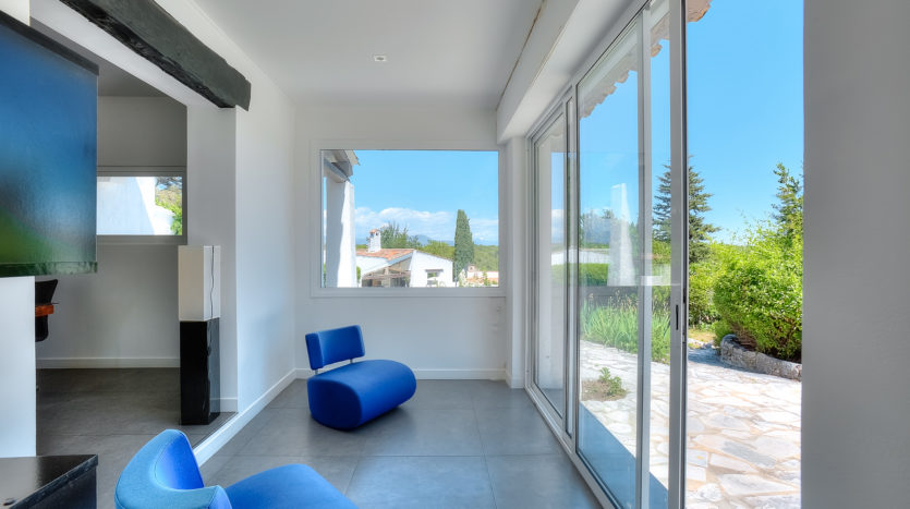 Villa-st-paul-reading-room