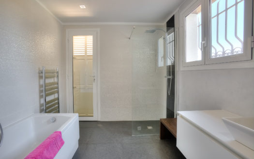 Amazing large property large garden pool St Paul de Vence