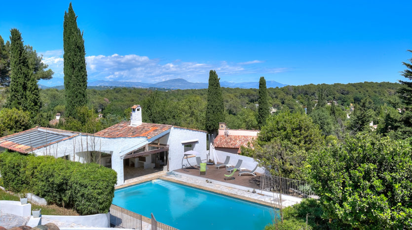 Villa-st-paul-views-pool-