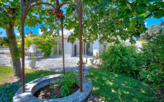 Amazing large property large garden pool St Paul de Vence
